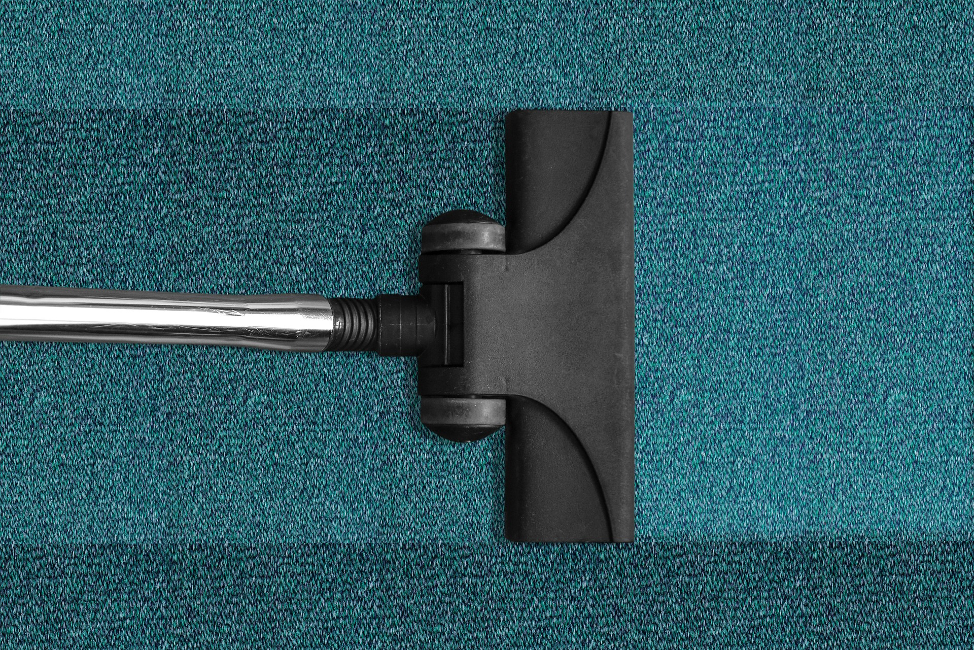 vacuum-cleaner-gd16479f99_1920 carpet cleaning swansea